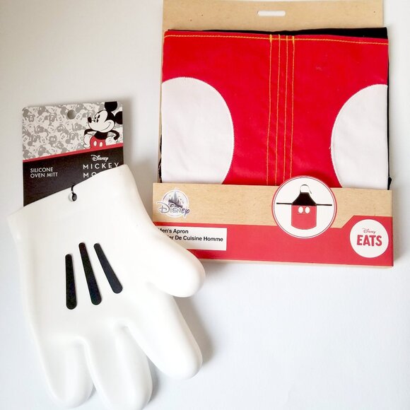 Brand NEW Disney Mickey Mouse Chef Apron & Silicone Oven Mitt Set - Picture 1 of 3
